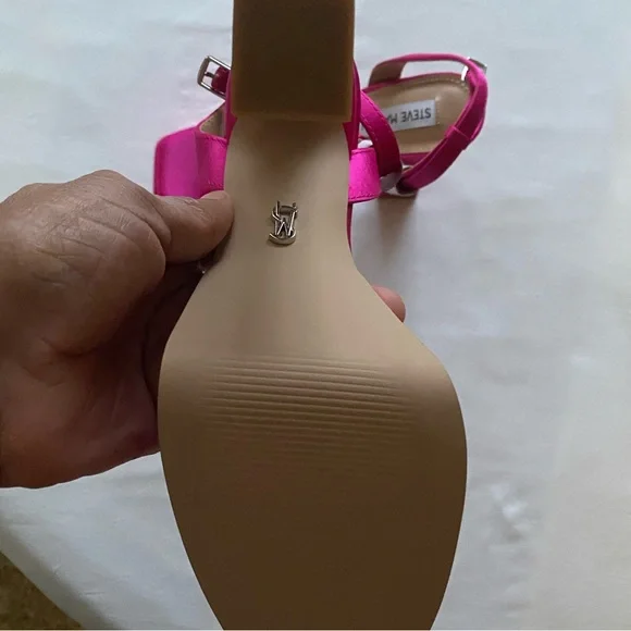 NWT Steve Madden Women’s Discord Heeled Heels In Fus/Pink Satin Size 6. - Picture 8 of 9